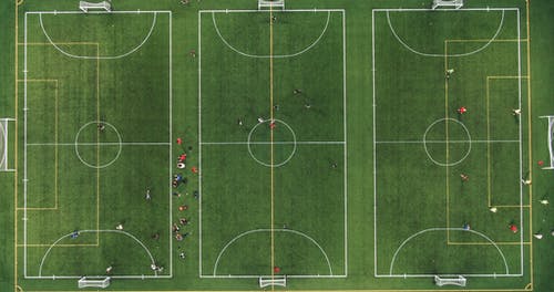 一场足球比赛的无人机画面 · 免费素材视频