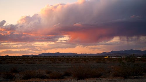日落美景的农业用地 · 免费素材视频