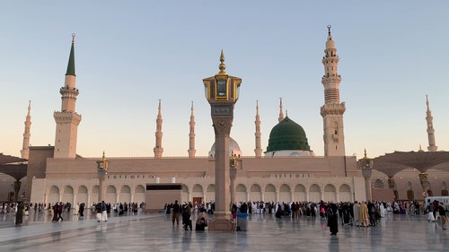 有关al-masjid an-nabawi,人,伊斯兰建筑的免费素材视频