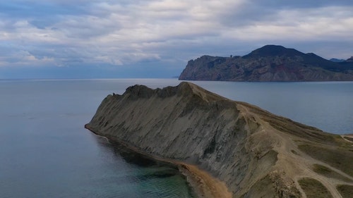 有关多云的天空,山,山峰的免费素材视频