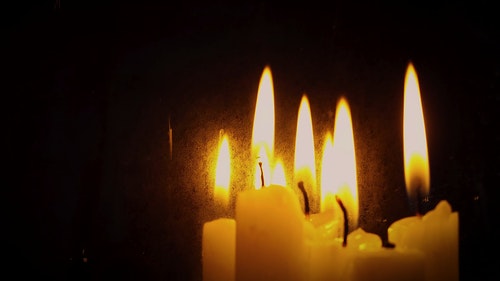 有关漆黑,火焰,点燃的蜡烛的免费素材视频