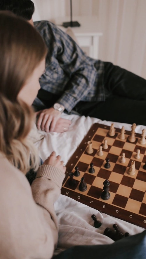有关人,国际象棋车,坐的免费素材视频