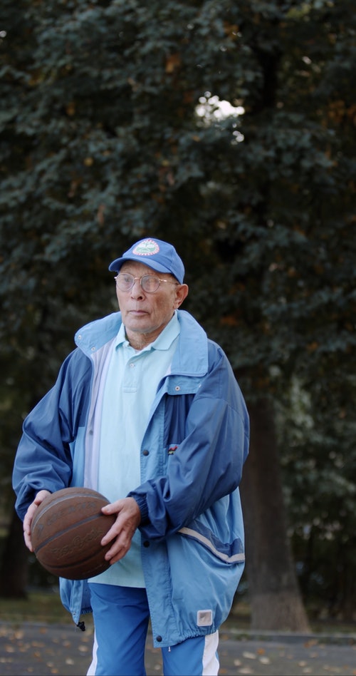 有关垂直视频,夹克,握住的免费素材视频