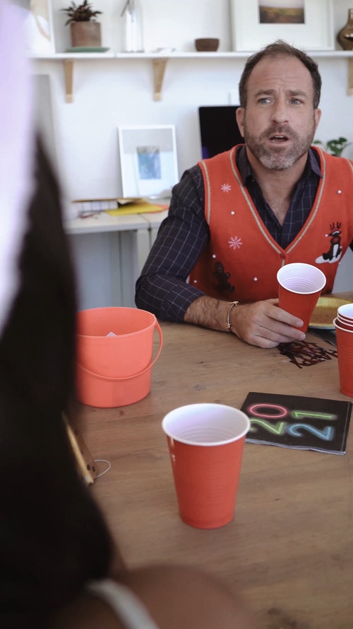 有关坐,垂直视频,快乐的免费素材视频