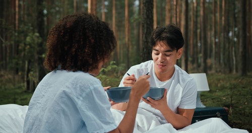 有关一对,一起,吃的免费素材视频