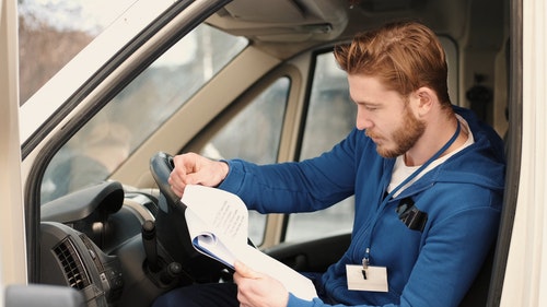 有关人,坐,握住的免费素材视频