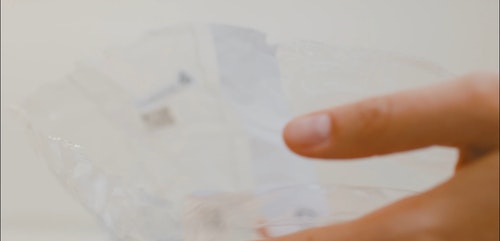 有关塑胶,手,握住的免费素材视频