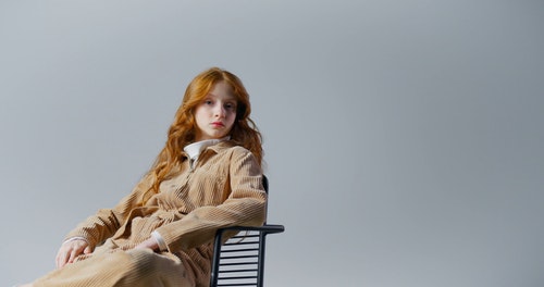 有关严肃,严重,坐的免费素材视频