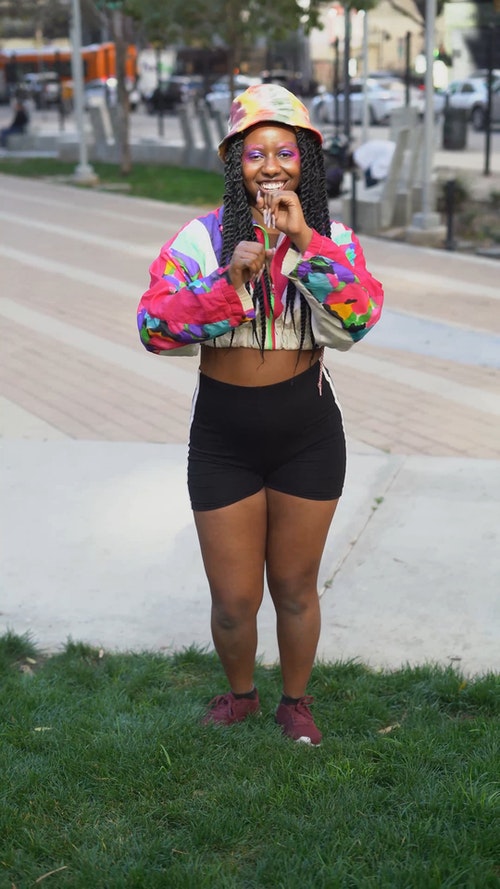 有关垂直视频,微笑,快乐的免费素材视频