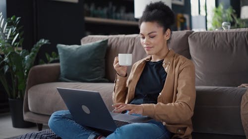 有关变焦通话, 咖啡, 喝的免费素材视频