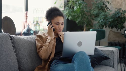 有关互联网, 休闲服装, 保养的免费素材视频