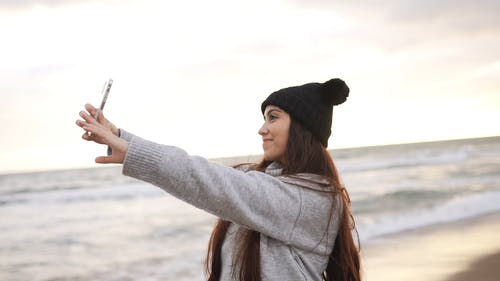 有关伸出舌头, 女人, 女性的免费素材视频