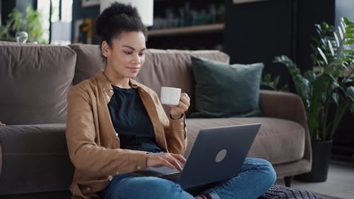 有关变焦通话, 咖啡, 喝的免费素材视频