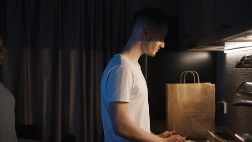 有关交付, 享受, 人的免费素材视频