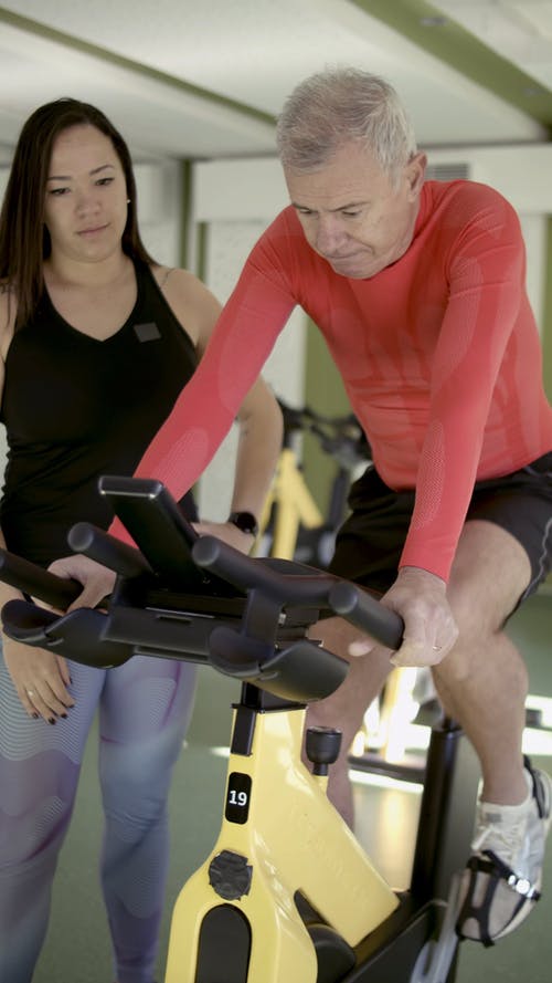 有关人, 体力活动, 体育馆的免费素材视频