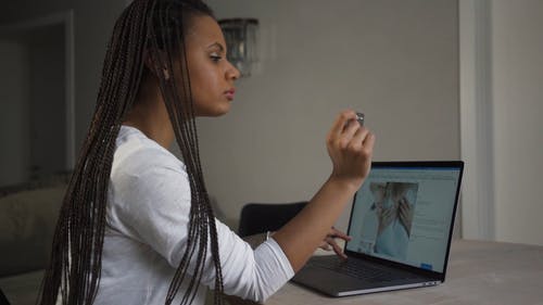 有关付款, 女人, 女性的免费素材视频