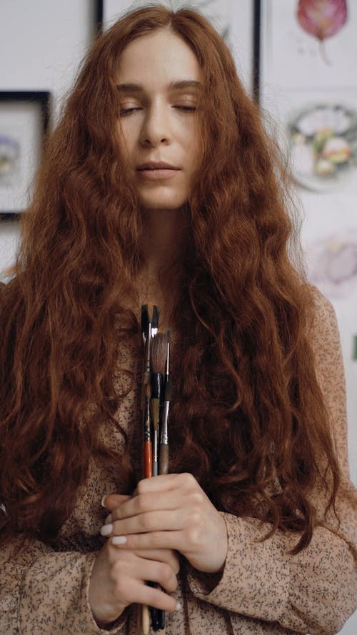 有关人, 垂直拍摄, 女人的免费素材视频