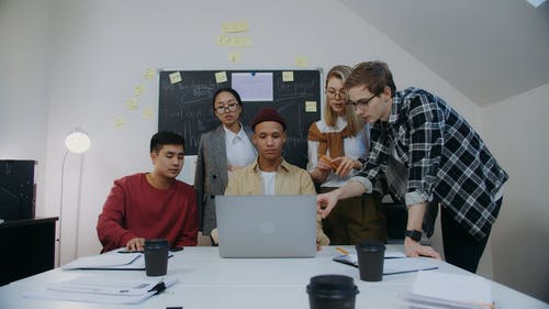 有关3C用品, 人, 呈现的免费素材视频