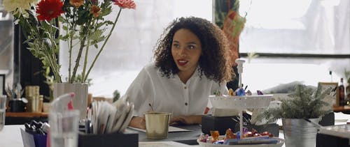 有关＃室内, 商量, 坐的免费素材视频