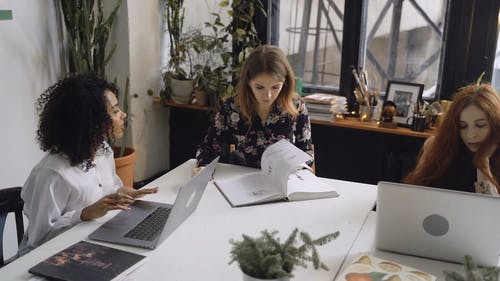 有关＃室内, 上网, 互联网的免费素材视频