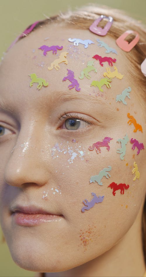 有关发夹, 嘴唇, 垂直视频的免费素材视频