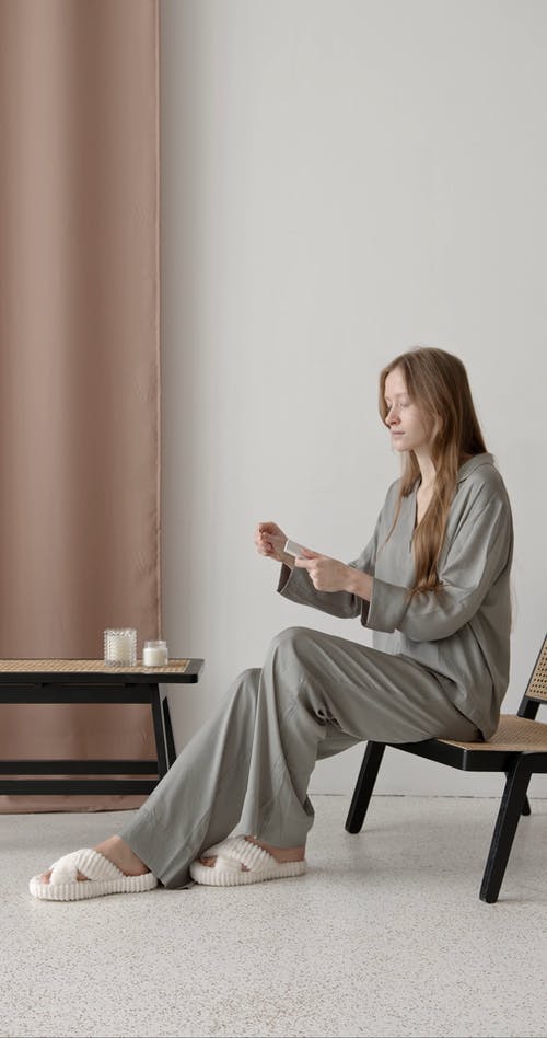 有关吹, 坐, 垂直视频的免费素材视频