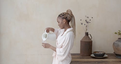 有关侧面图, 倾注, 发抖的免费素材视频