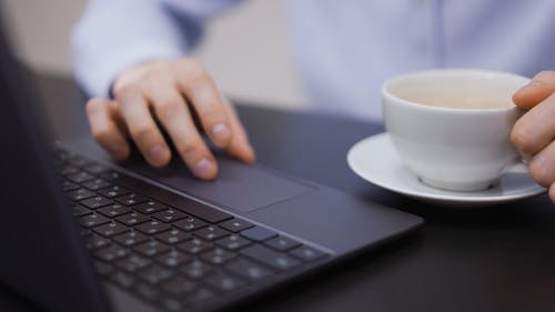 有关3C用品, 上班服, 咖啡的免费素材视频