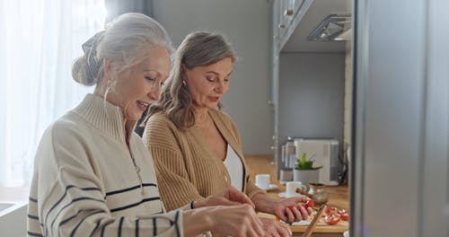 有关件, 倾斜射击, 刀的免费素材视频