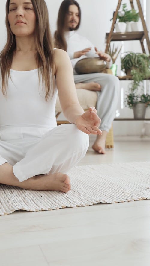 有关人, 冥想, 在家的免费素材视频