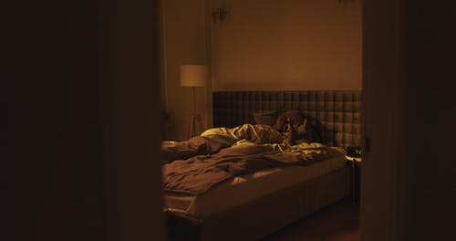 有关单独一人, 夜晚的, 失眠的免费素材视频