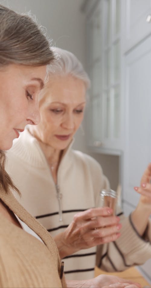 有关在家, 垂直视频, 室内的免费素材视频