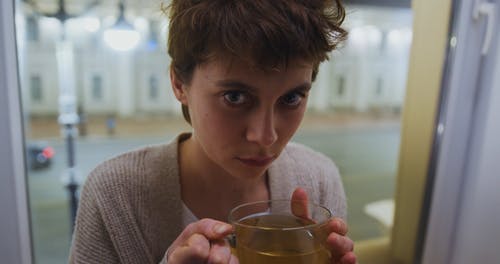 有关公寓, 喝, 夜晚的的免费素材视频