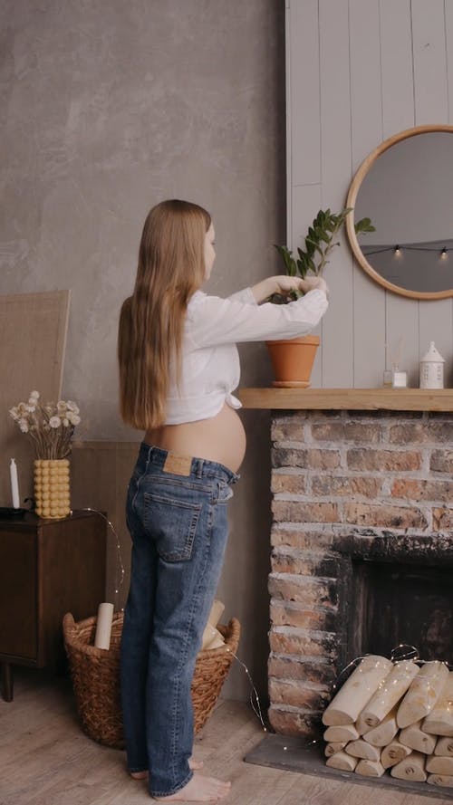 有关在家, 垂直视频, 宝贝撞的免费素材视频