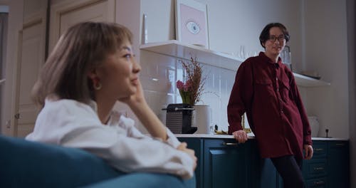 有关一对, 在家, 室内的免费素材视频