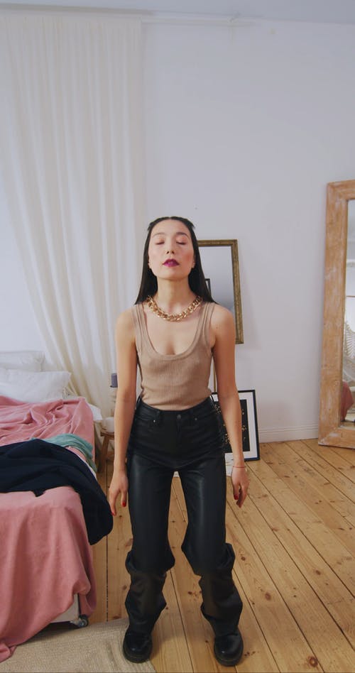 有关休闲服, 垂直视频, 外框的免费素材视频