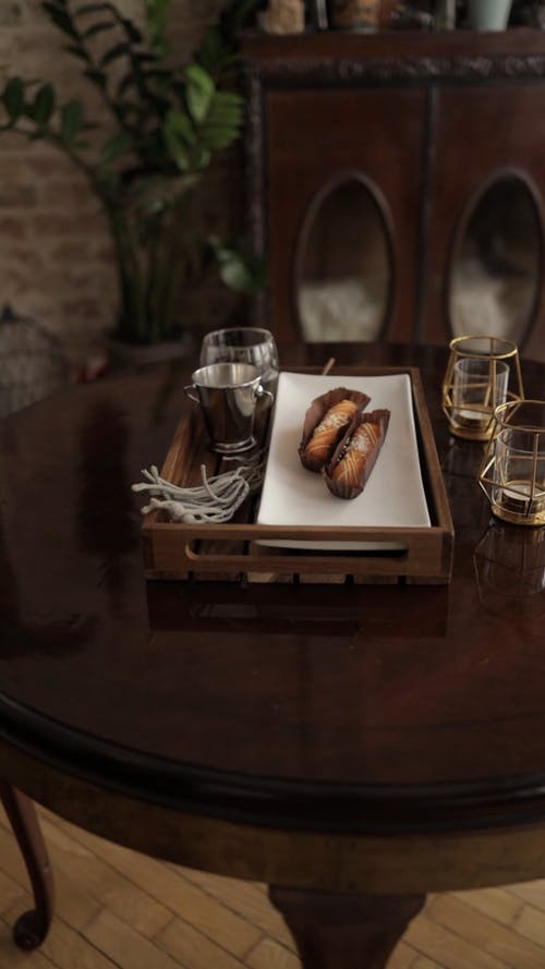 有关垂直视频, 早餐, 木托盘的免费素材视频