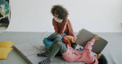 有关休闲, 地板, 娱乐的免费素材视频