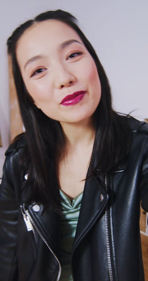 有关千年, 垂直视频, 女人的免费素材视频