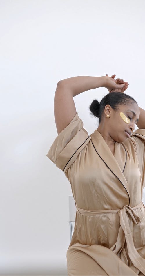 有关伸展, 在眼罩下, 垂直视频的免费素材视频