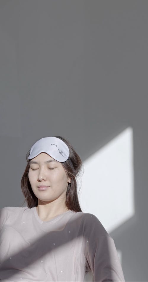 有关伸展, 垂直视频, 女人的免费素材视频