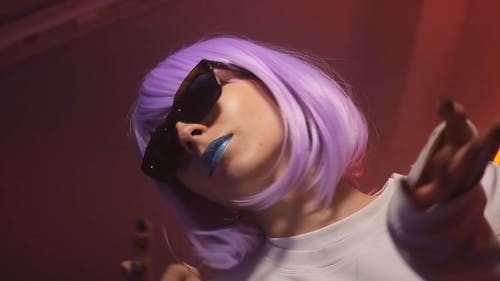 有关墨镜, 女人, 有色头发的免费素材视频