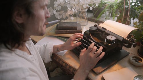 有关人, 信, 图书的免费素材视频