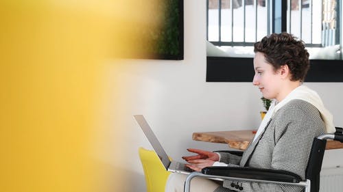 有关人, 侧面轮廓, 侧面图的免费素材视频