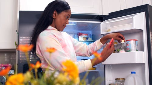 有关在家, 女人, 室内的免费素材视频