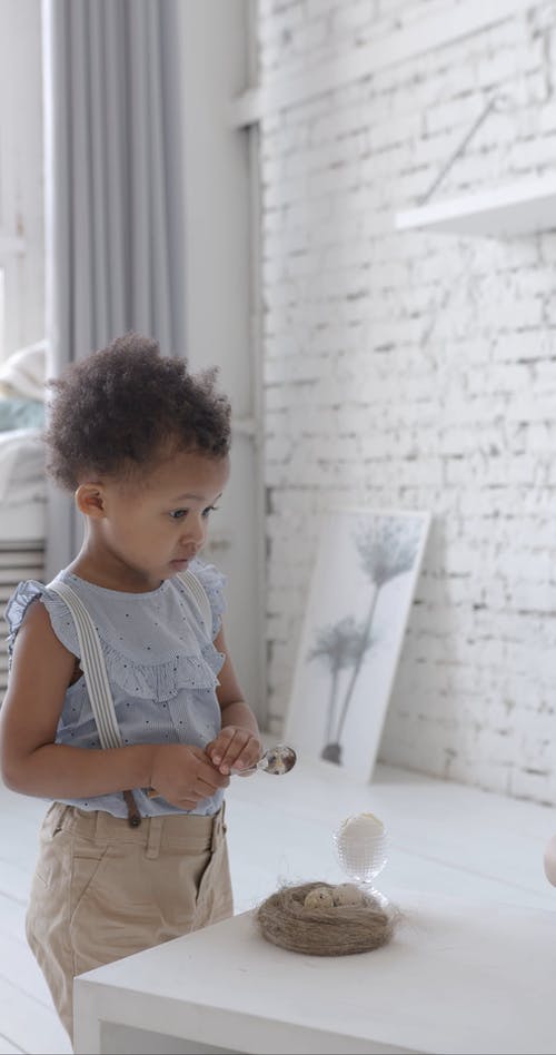 有关兄弟姐妹, 儿童, 垂直视频的免费素材视频