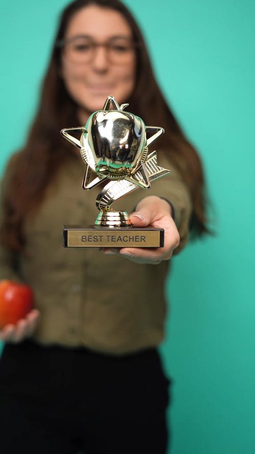 有关咖啡色头发的女人, 垂直视频, 幸福的免费素材视频