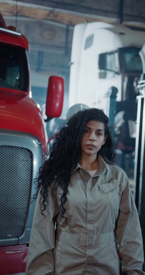 有关卡车, 垂直视频, 套装的免费素材视频