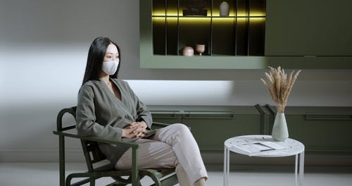 有关口罩, 和服, 坐的免费素材视频