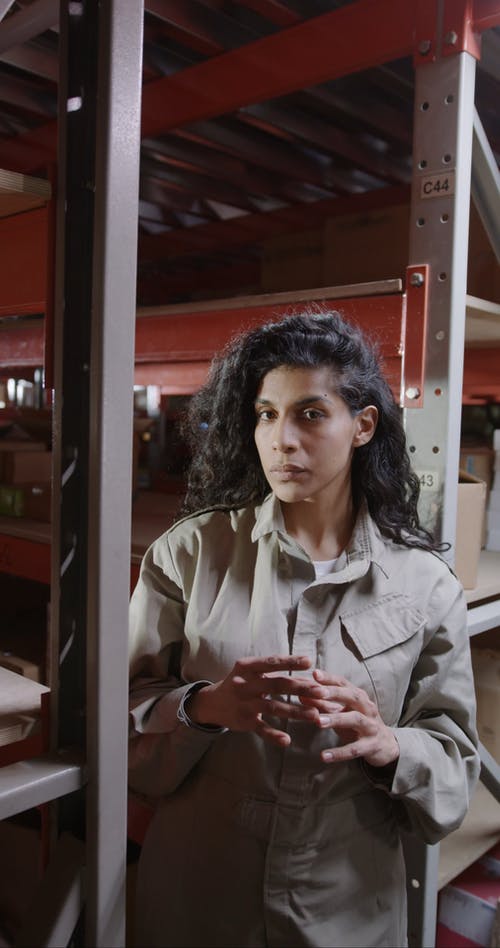 有关人, 仓库货架, 保管的免费素材视频